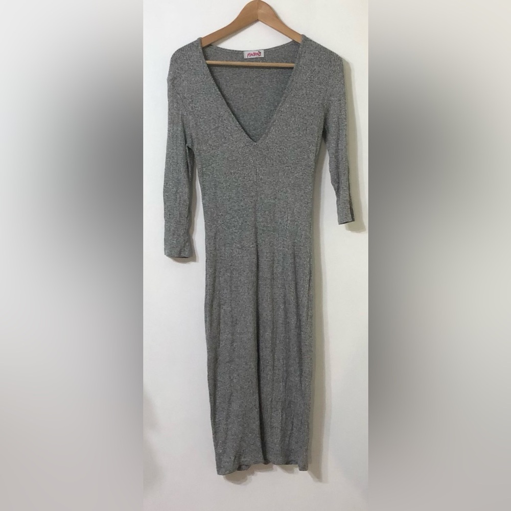 Gray Long Sleeve Knit Dress V-neck pull over. L